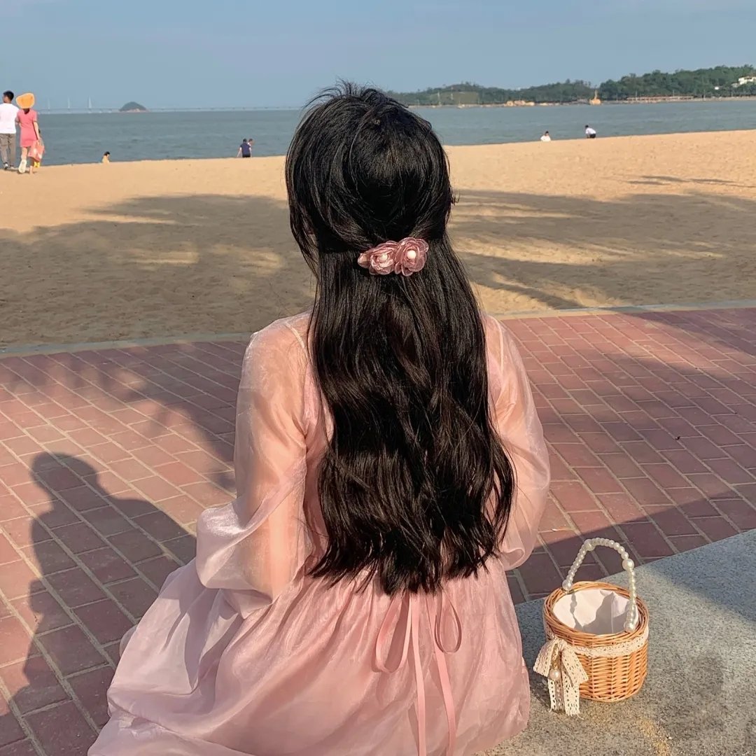 有些女孩这样做